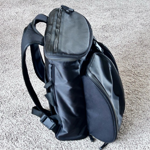 Banana Republic Large Black Insulated Backpack Hiking Golf Picnic 11x16 Unisex
